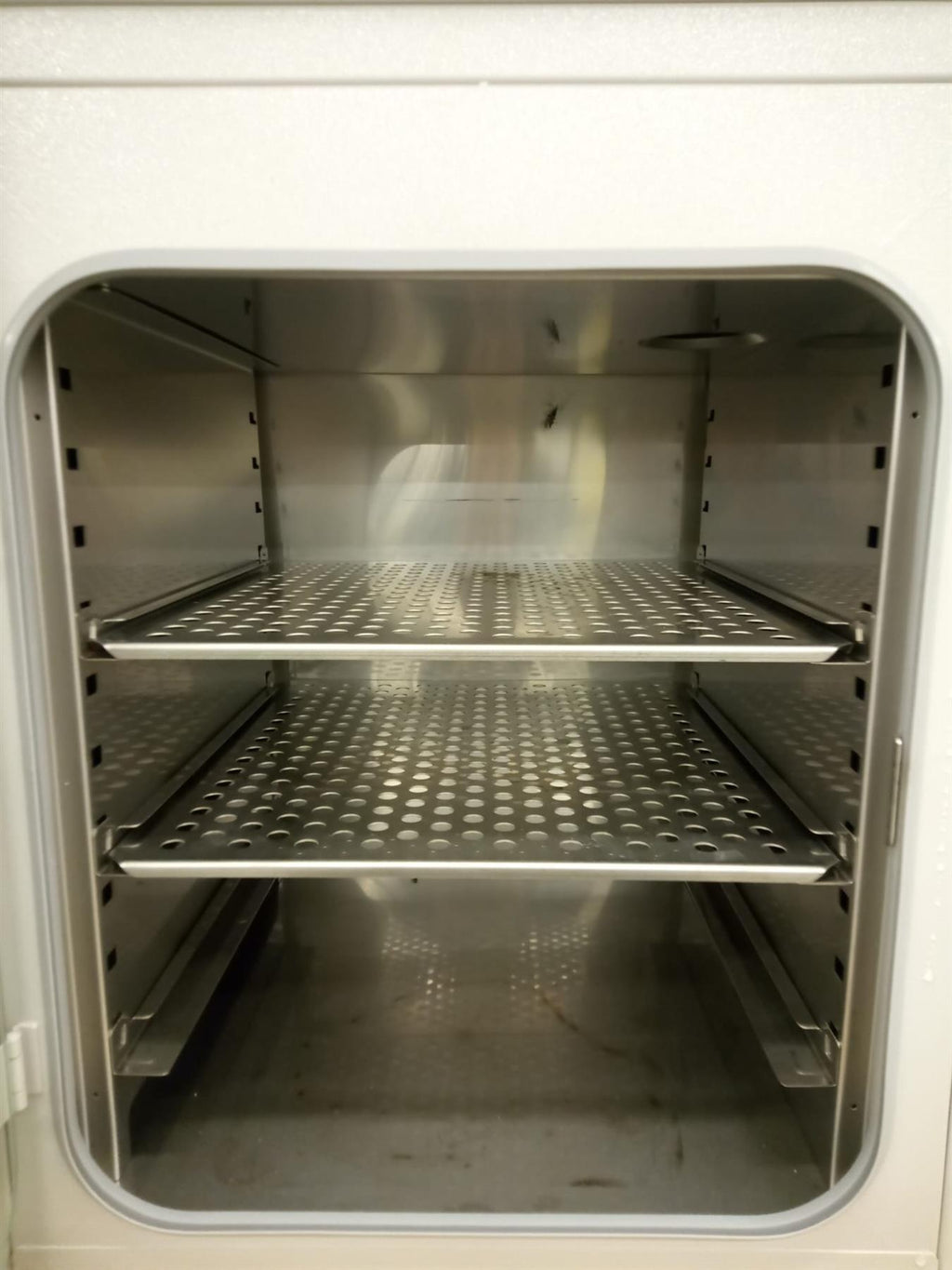 ASTEC APM-50DR Water Jacketed Tri-Gas Incubator
