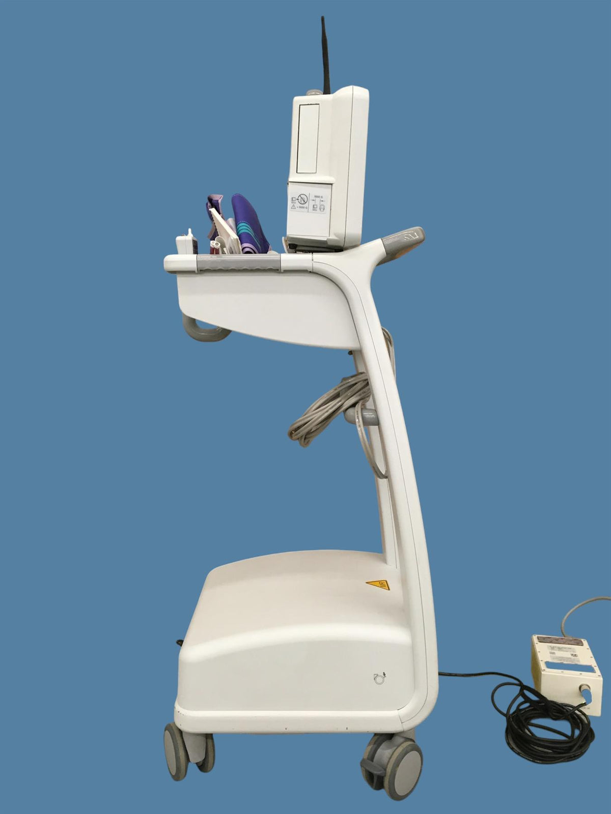 Invivo Expression MRI System 865214 w/ Cart, PSU, ECG Module (2 Batt) & BP Cuffs