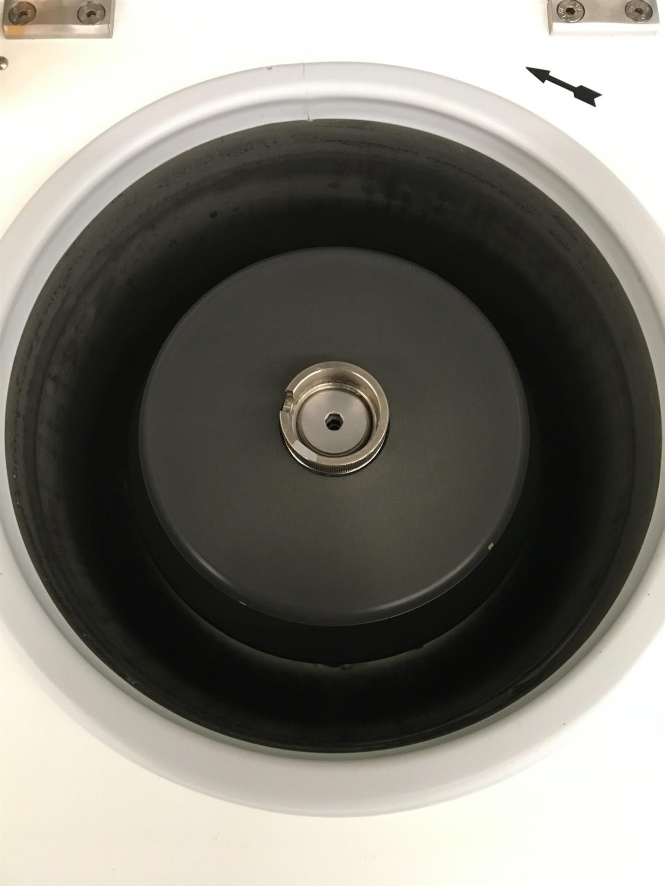 Hettich Mikro 220R 2205-01 Refrigerated Centrifuge w/ 24-Place Rotor 1195-A