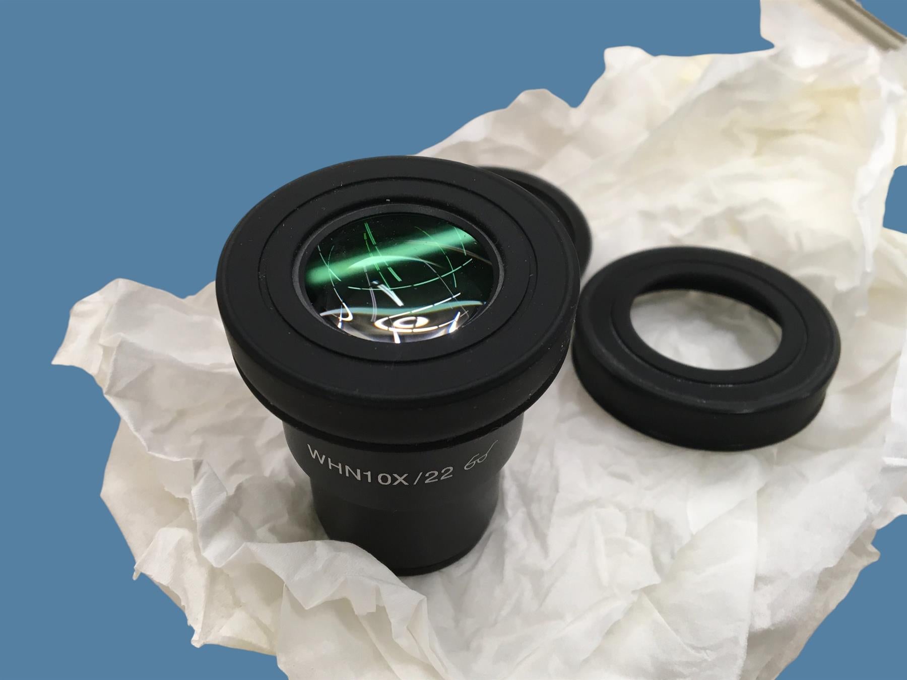 Set of 2 Olympus WHN10X/22 Microscope Eyepieces w/ Eyecups, Dust Caps