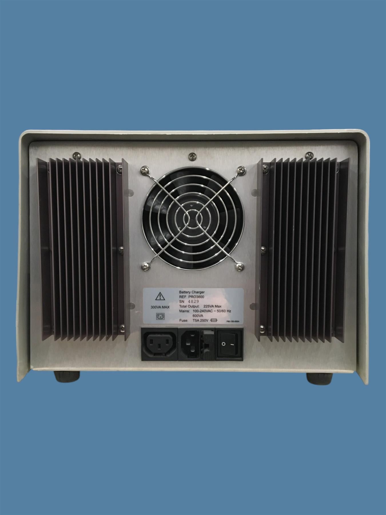Linvatec Hall Surgical PRO3600 Battery Charger