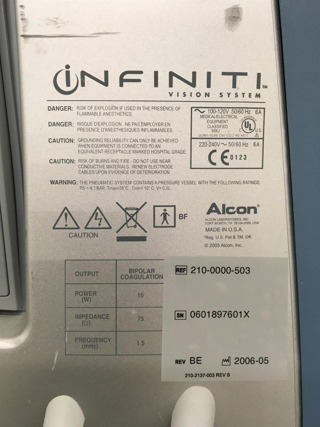 Alcon iNFINITI Vision System (OZil Compatible) w/ Footswitch, Remote & Manual