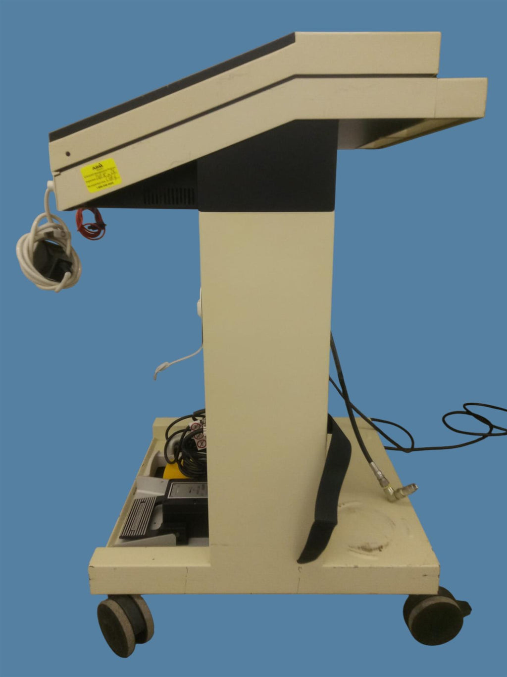 ConMed System 7550 Electrosurgical Generator Unit w/ Footswitches & Adapters
