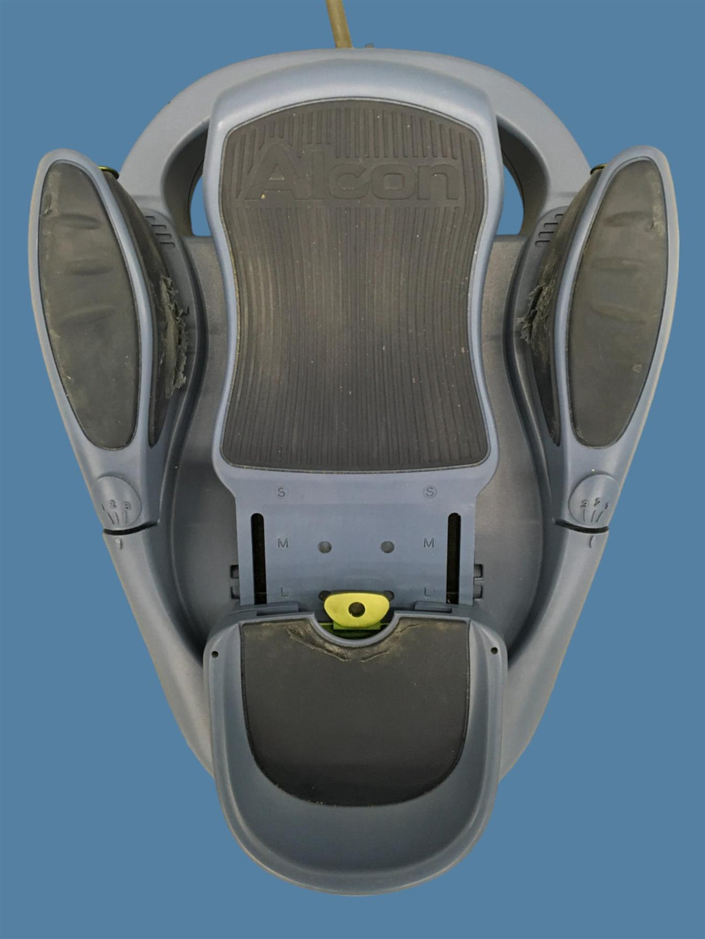 Alcon iNFINITI Vision System (OZil Compatible)  w/ Footswitch, Remote Control