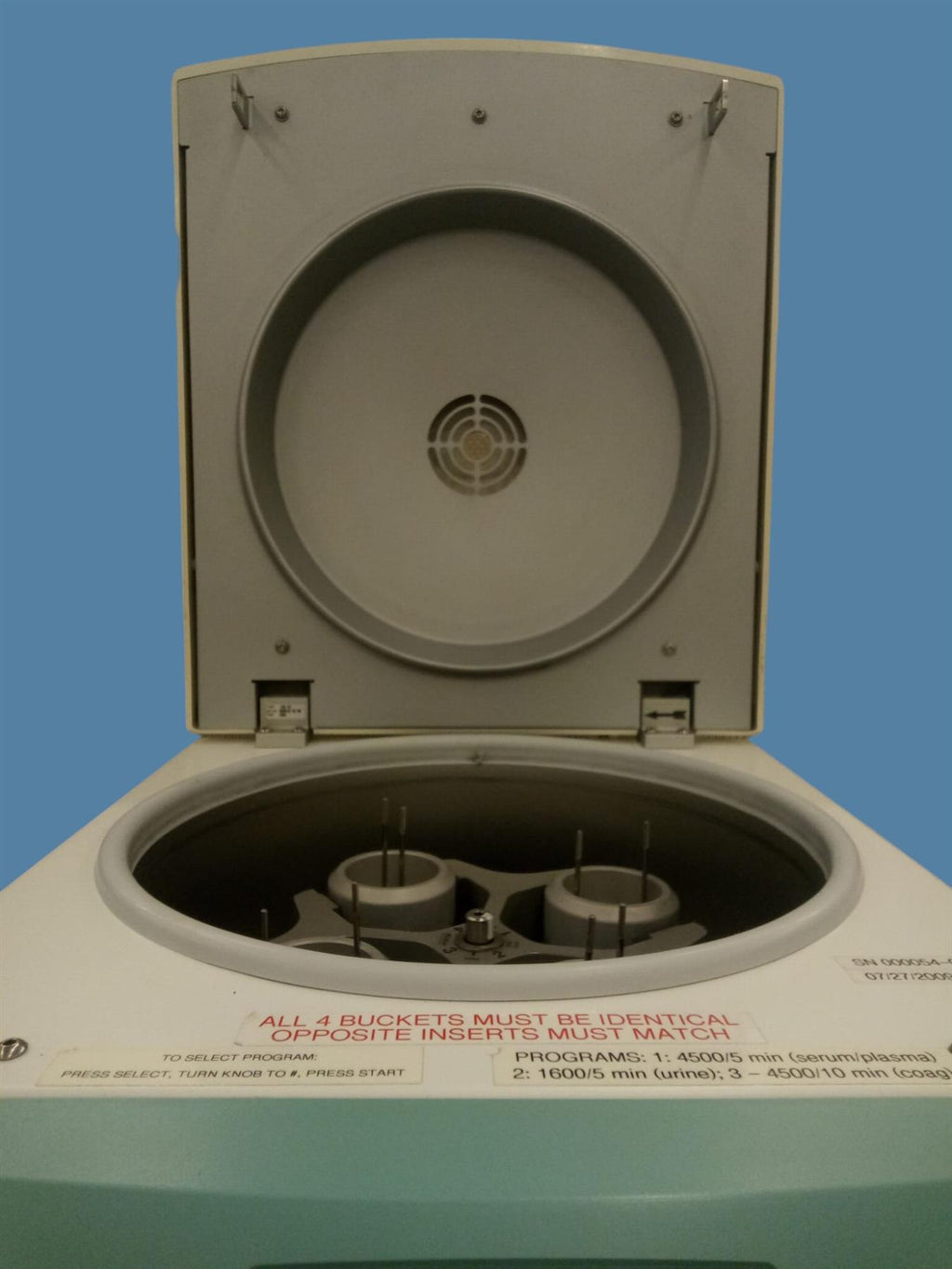 Hettich Universal 320 (1401-01) Centrifuge w/ Model 1494 Rotor & 1425 Buckets