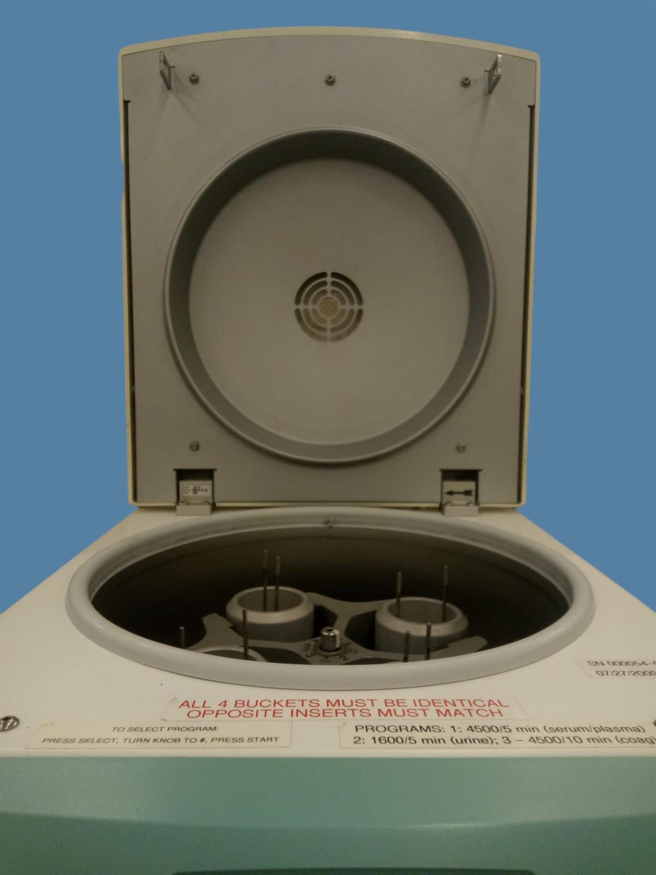Hettich Universal 320 (1401-01) Centrifuge w/ Model 1494 Rotor & 1425 Buckets