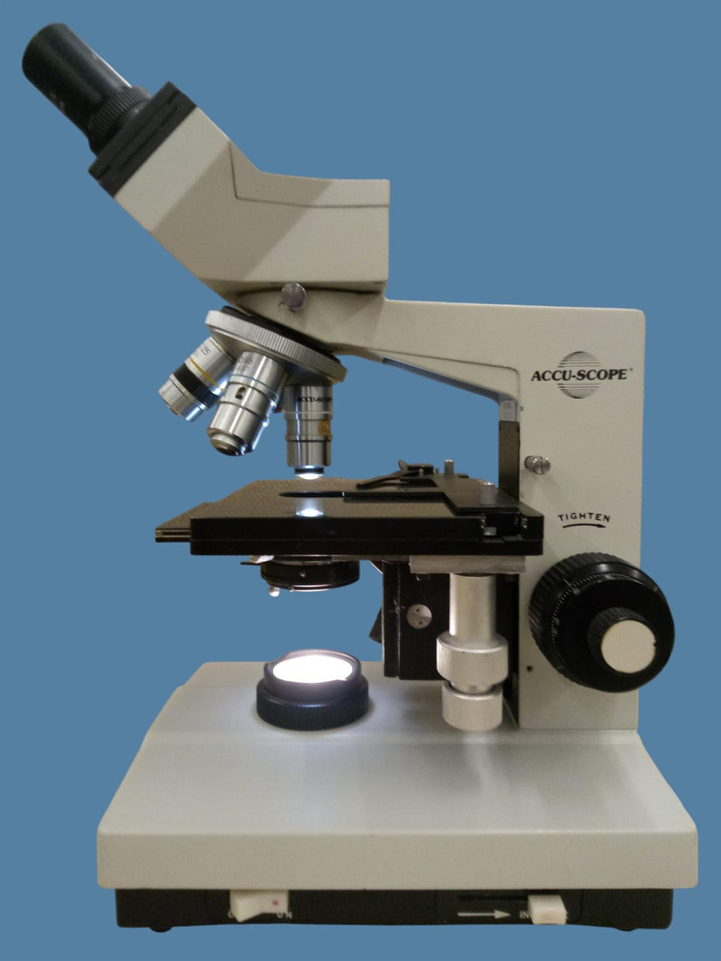 Accu-Scope Binocular Microscope w/ Halogen Light, 4x 10x 40x 100x Objectives