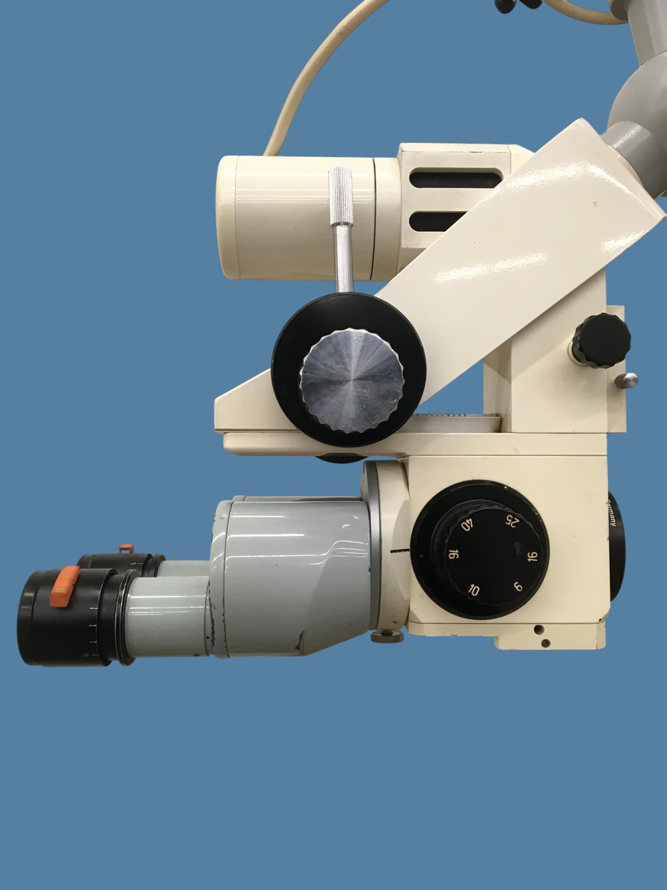 Carl Zeiss 5190 Colposcope w/ K120/76 Arm, Rolling Stand & Power Footswitch