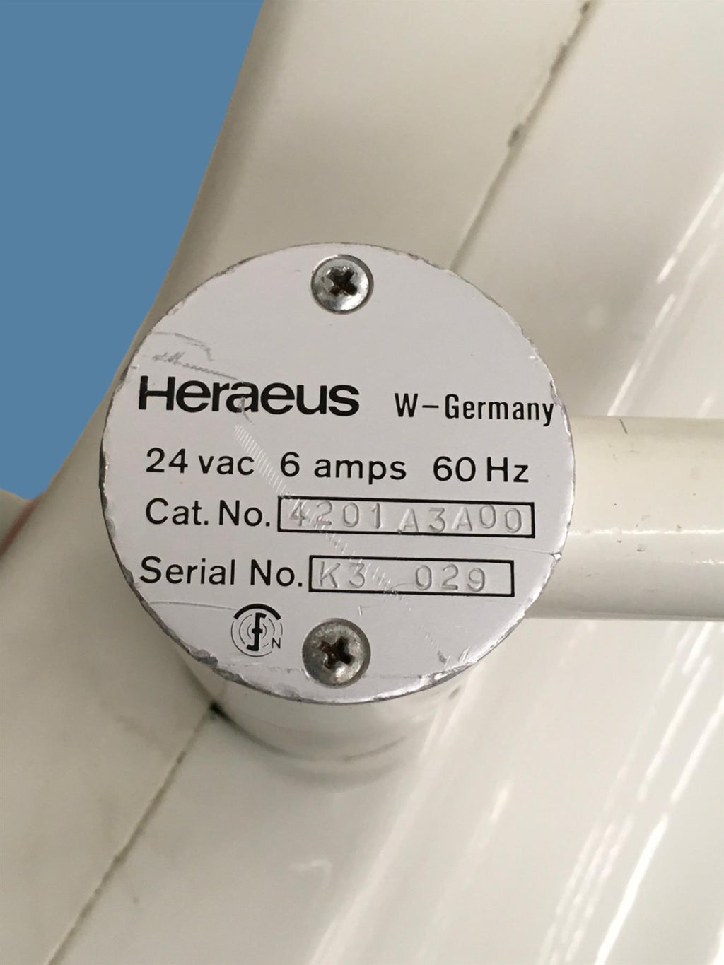 Heraeus Hanaulux London 3-Pod Surgical Light Head 4201A3A00 W-Germany