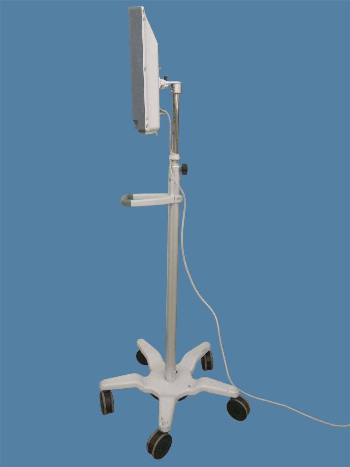 Olympus OEV191H High Definition LCD Monitor w/ Variable Height Rolling Stand