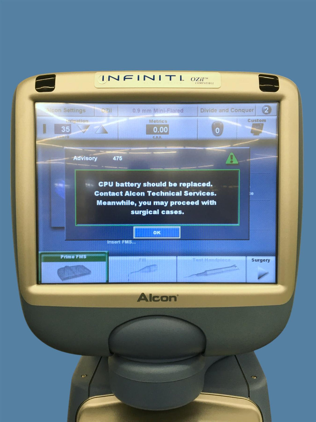 Alcon iNFINITI Vision System (OZil Compatible)  w/ Footswitch, Remote Control