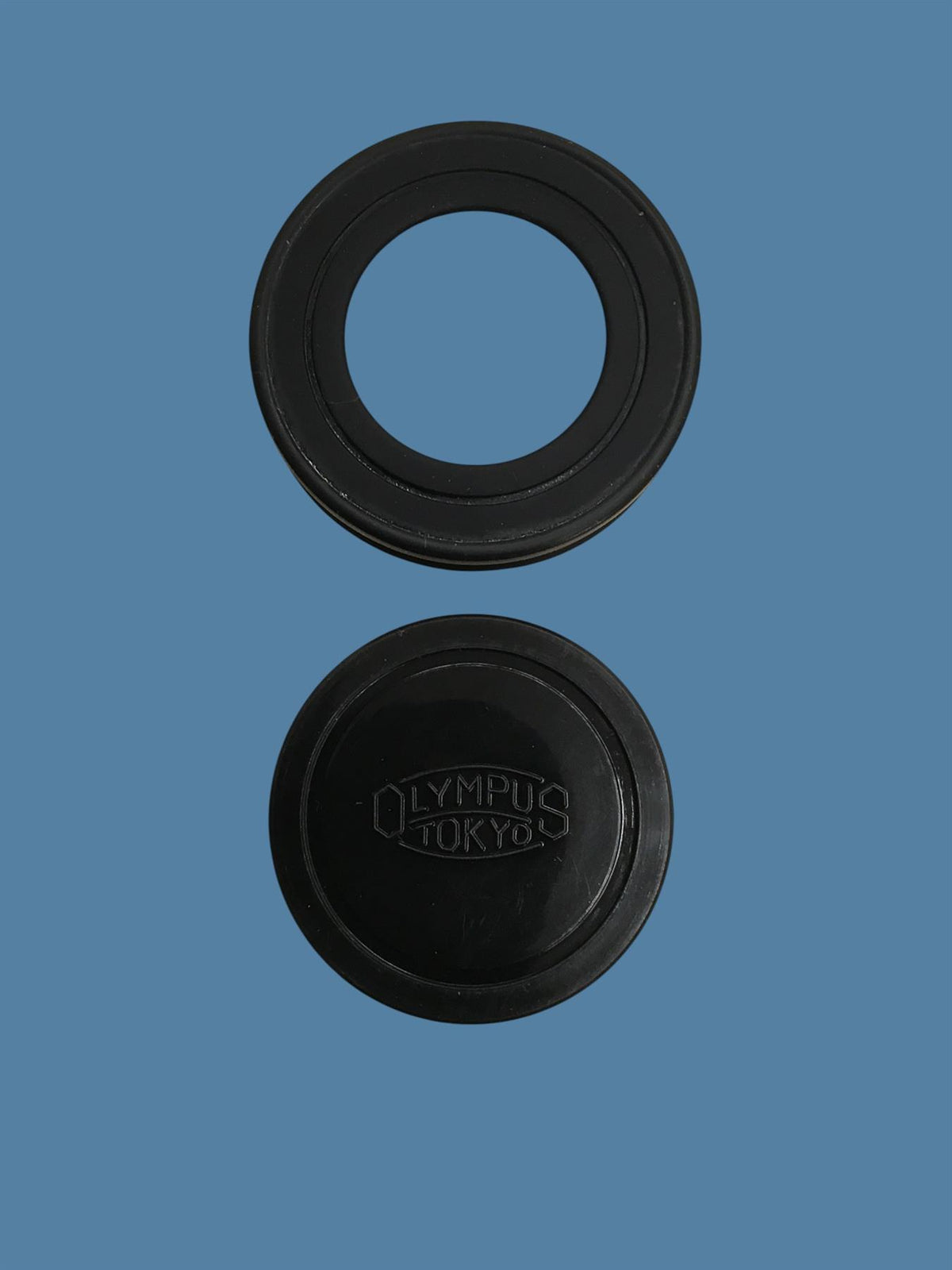 Set of 2 Olympus WHN10X/22 Microscope Eyepieces w/ Eyecups, Dust Caps