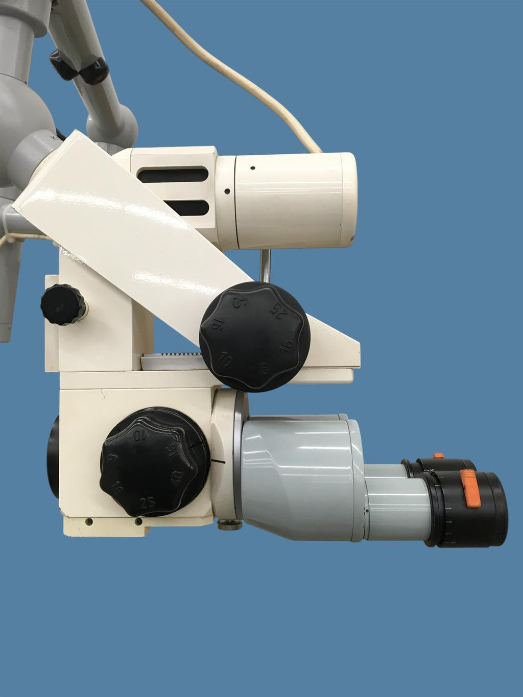Carl Zeiss 5190 Colposcope w/ K120/76 Arm, Rolling Stand & Power Footswitch