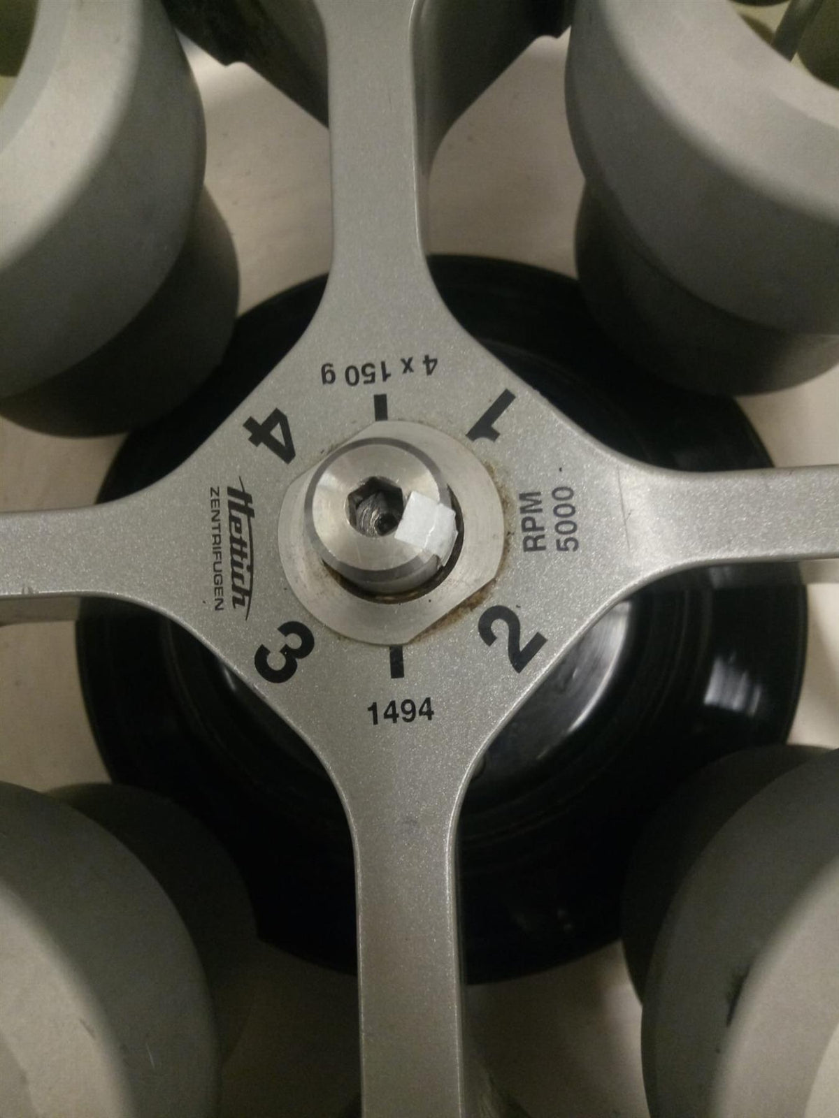 Hettich Universal 320 (1401-01) Centrifuge w/ Model 1494 Rotor & 1425 Buckets