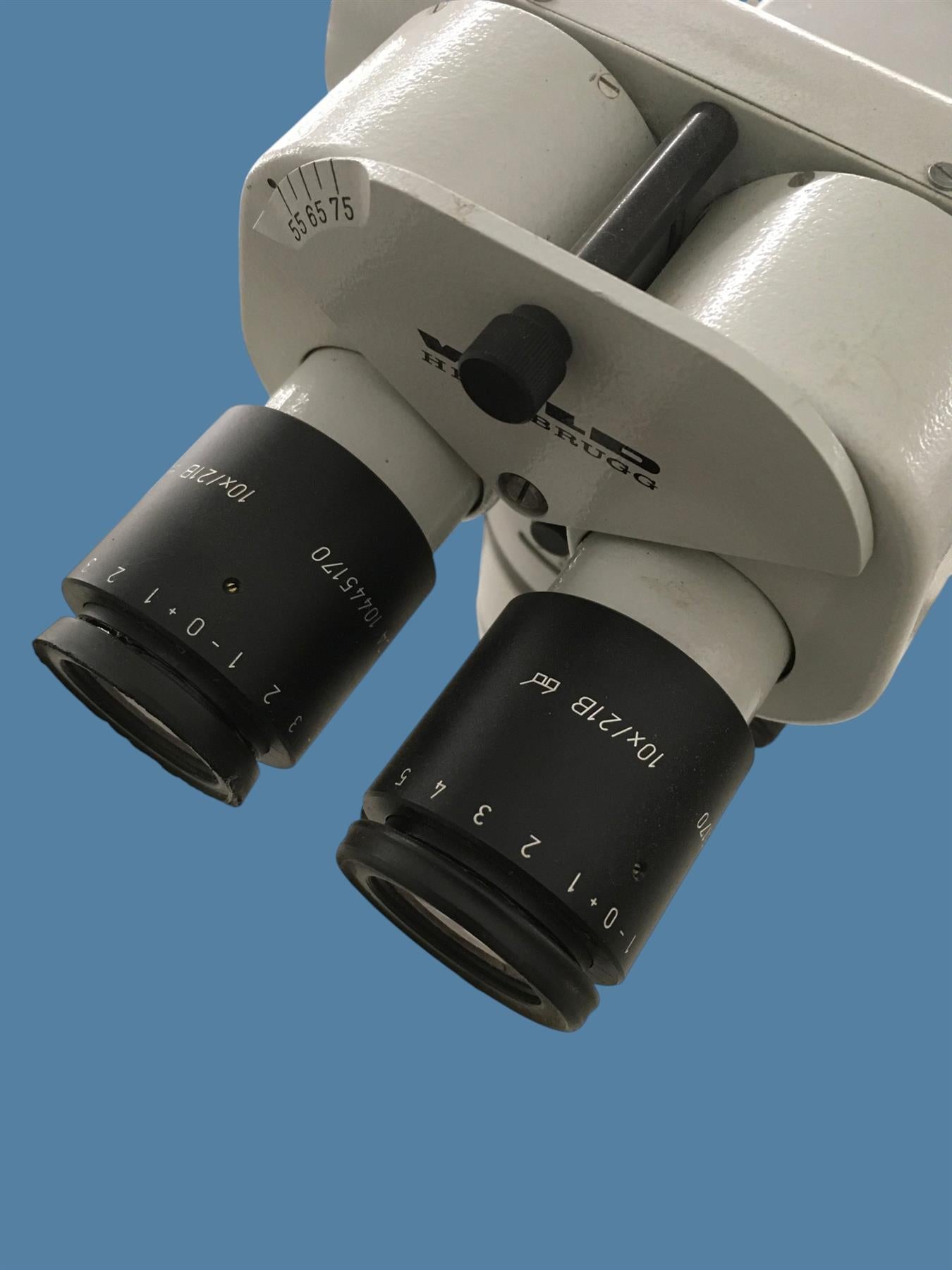 Wild Heerbrugg M691 Surgical Microscope on MS-C / MEL 48 Motorized Stand - Read