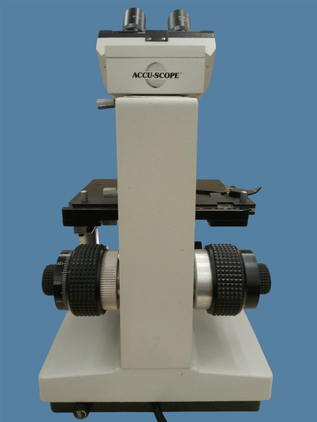 Accu-Scope Binocular Microscope w/ Halogen Light, 4x 10x 40x 100x Objectives