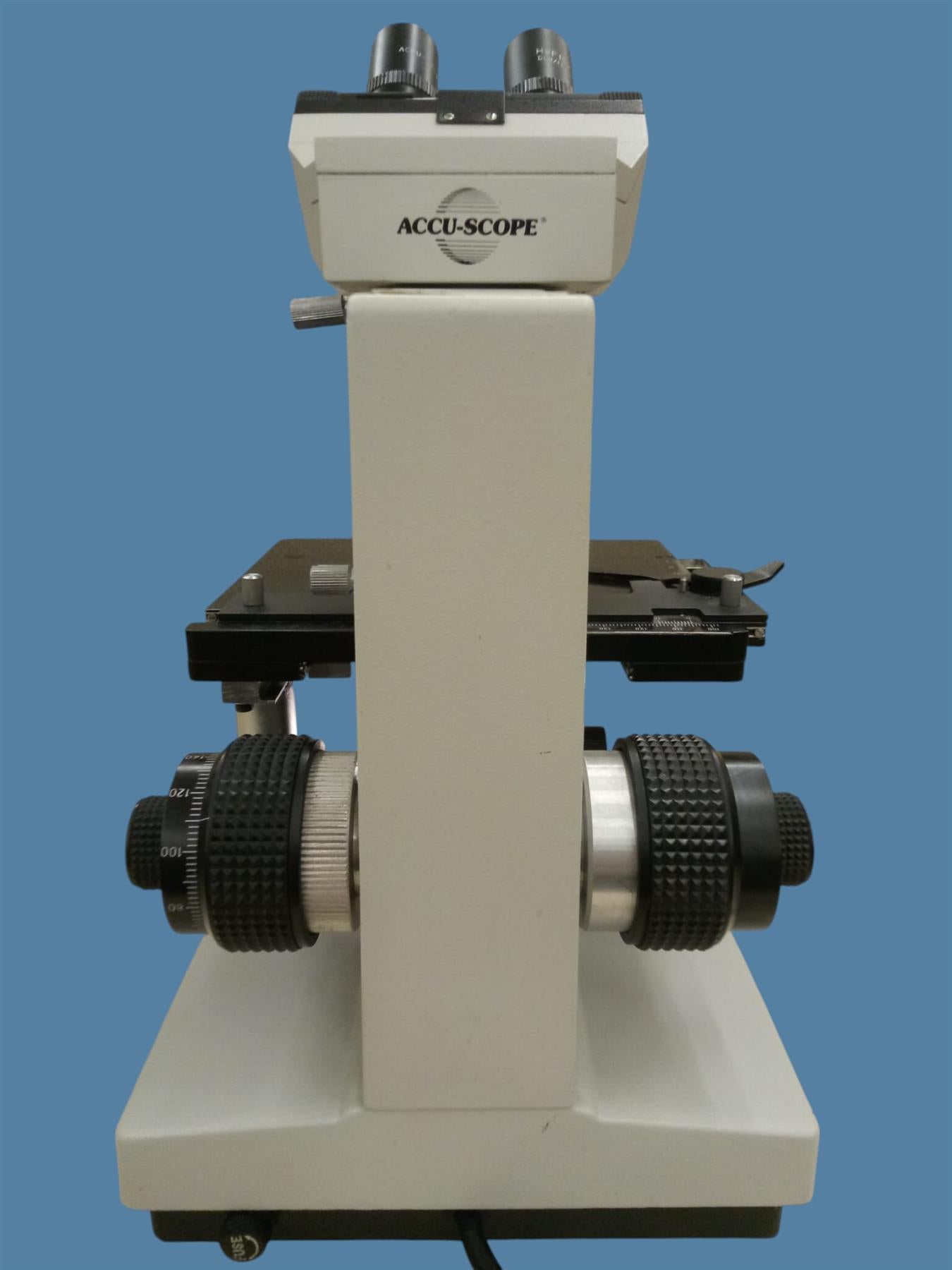 Accu-Scope Binocular Microscope w/ Halogen Light, 4x 10x 40x 100x Objectives