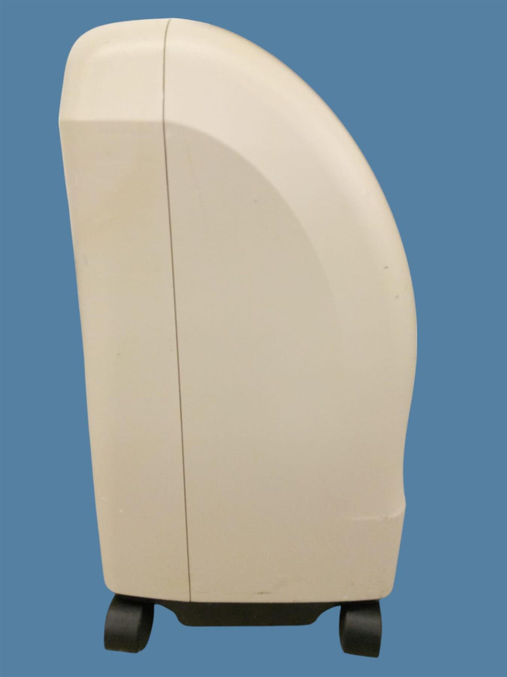 Invacare Perfecto 2 -- 5 Liter Oxygen Concentrator w/ O2 Sensor (7,980 hours)