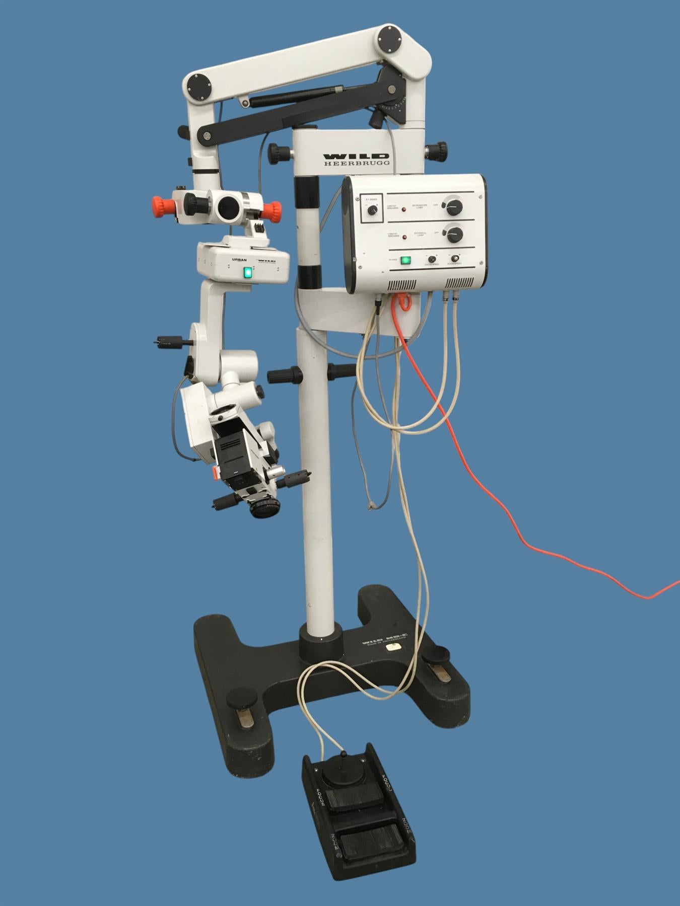 Wild Heerbrugg M691 Surgical Microscope on MS-C / MEL 48 Motorized Stand - Read