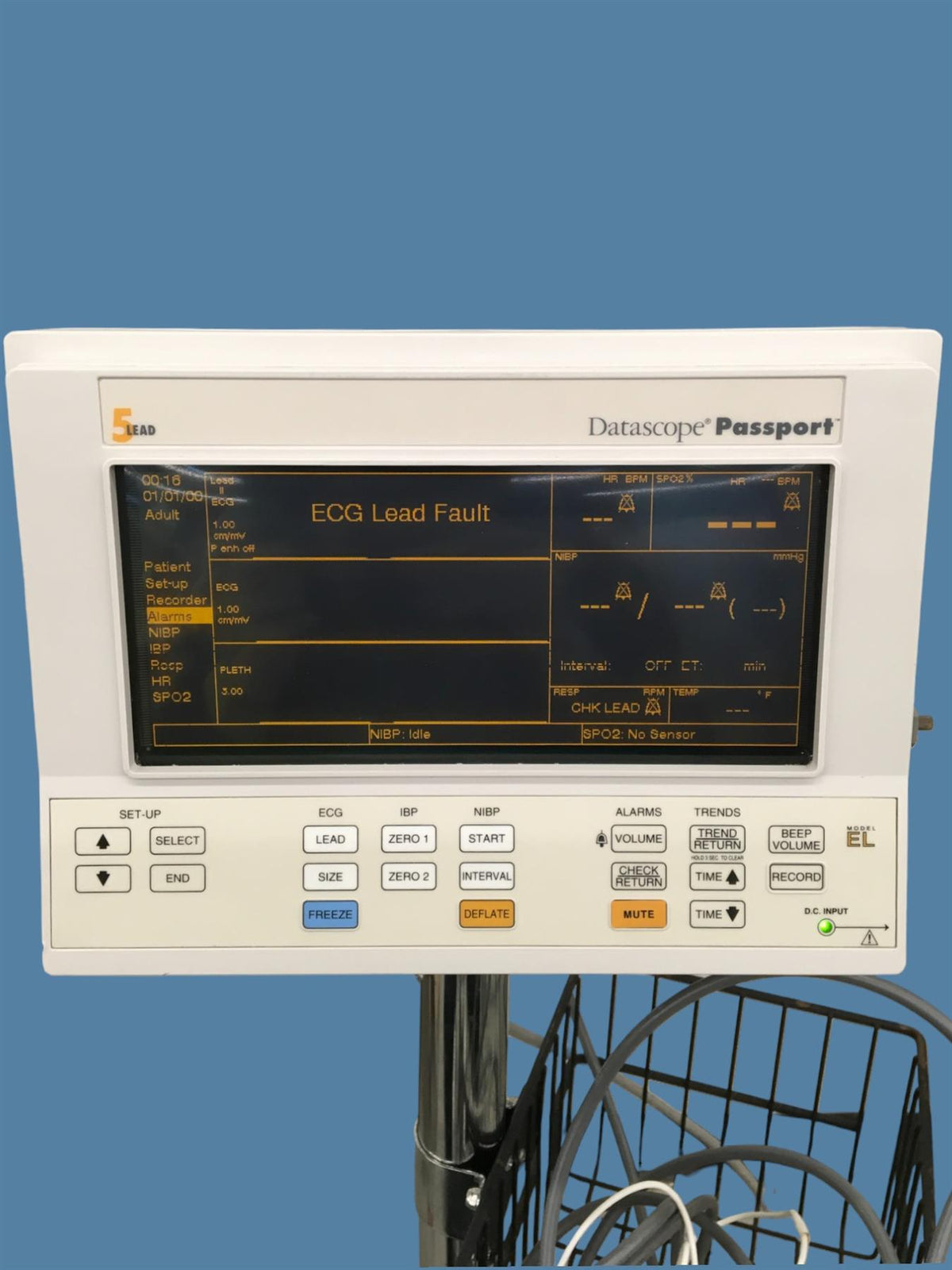 Datascope Passport EL 0998-00-0126 5-Lead Patient Monitor w/ SpO2 + Stand