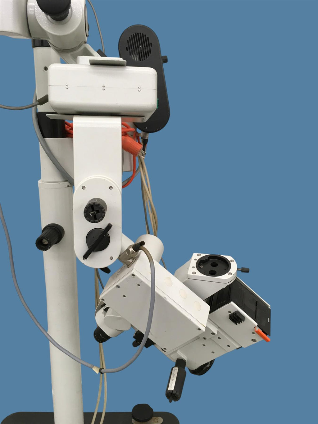 Wild Heerbrugg M691 Surgical Microscope on MS-C / MEL 48 Motorized Stand - Read