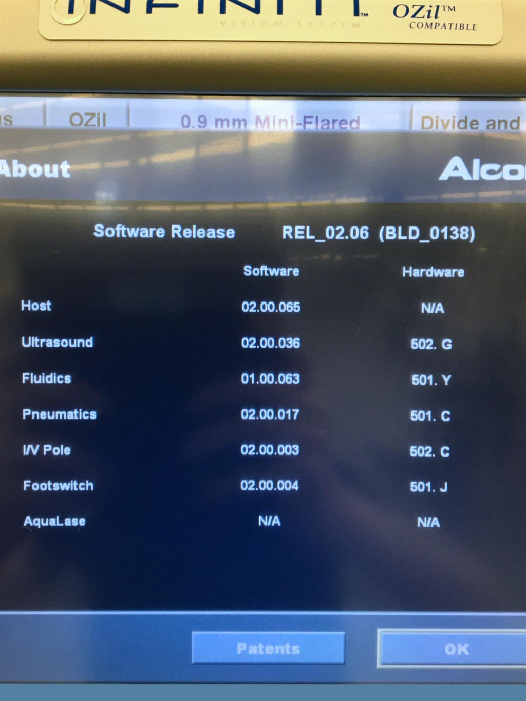 Alcon iNFINITI Vision System (OZil Compatible)  w/ Footswitch, Remote Control