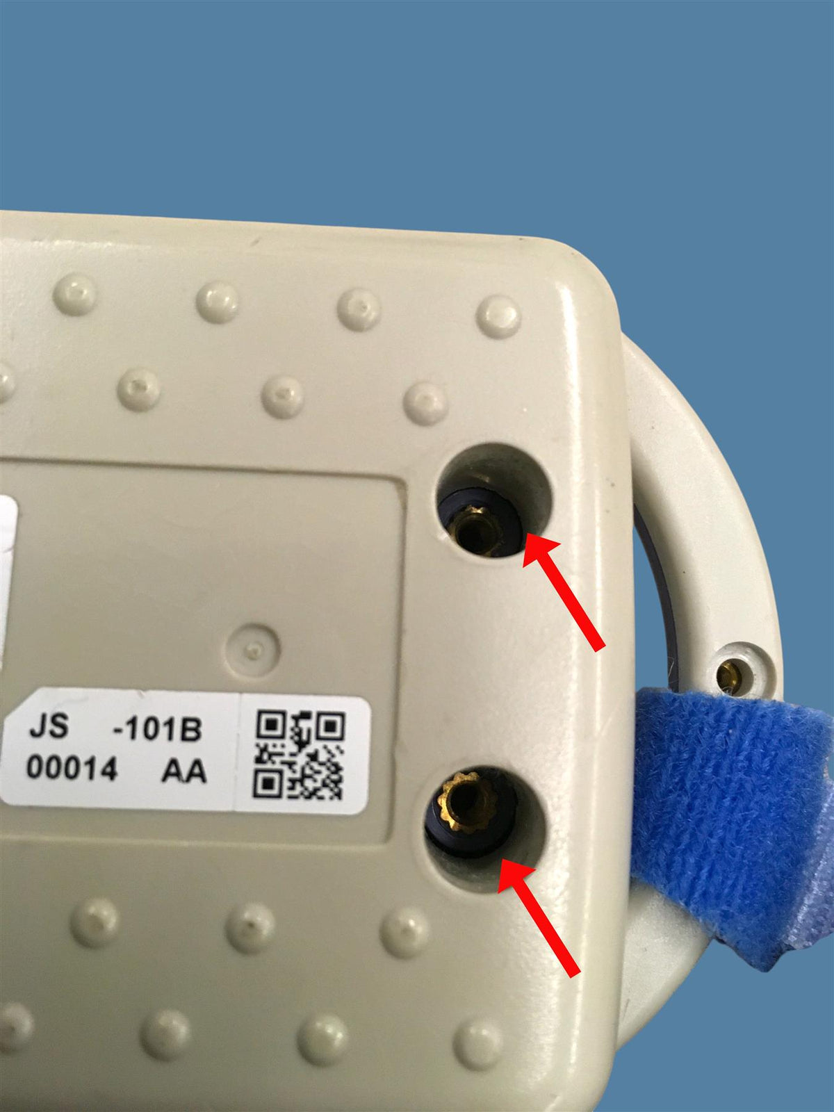 Nihon Kohden JS-101B Stimulation Interface Unit (2005) | Damaged Screw Bosses