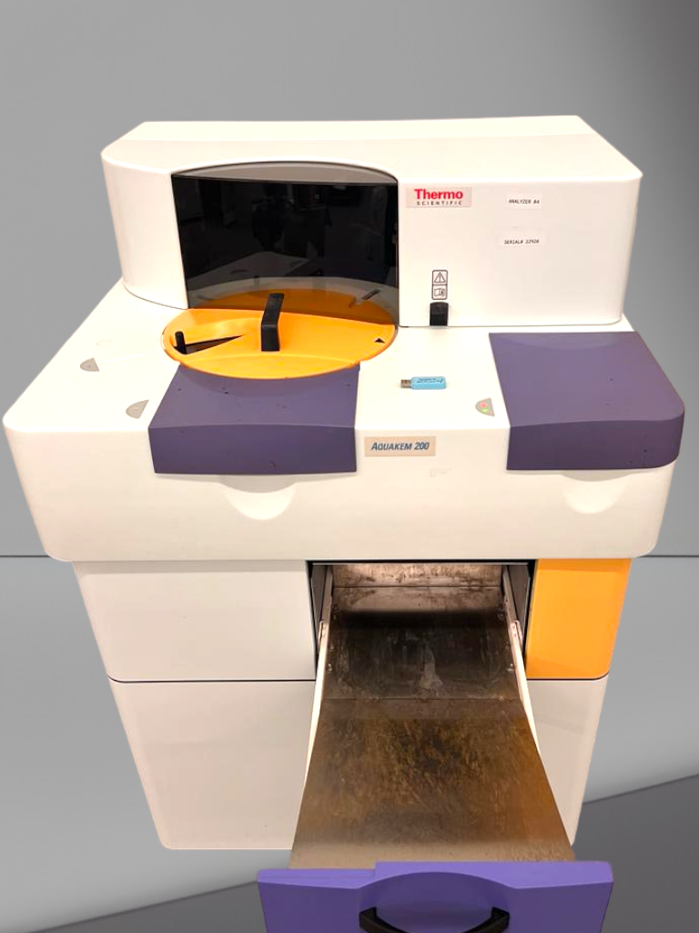 Thermo Scientific Aquakem 200 Photometric Analyzer REF 984206 Type 937