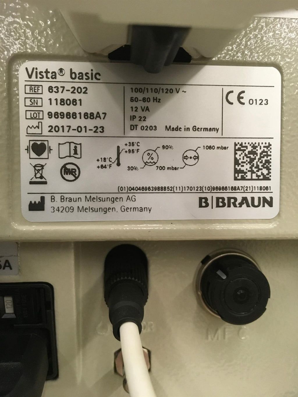 B. Braun Vista Basic 637-202 Volumetric Infusion Pump IV w/ Drop Sensor & Clamp