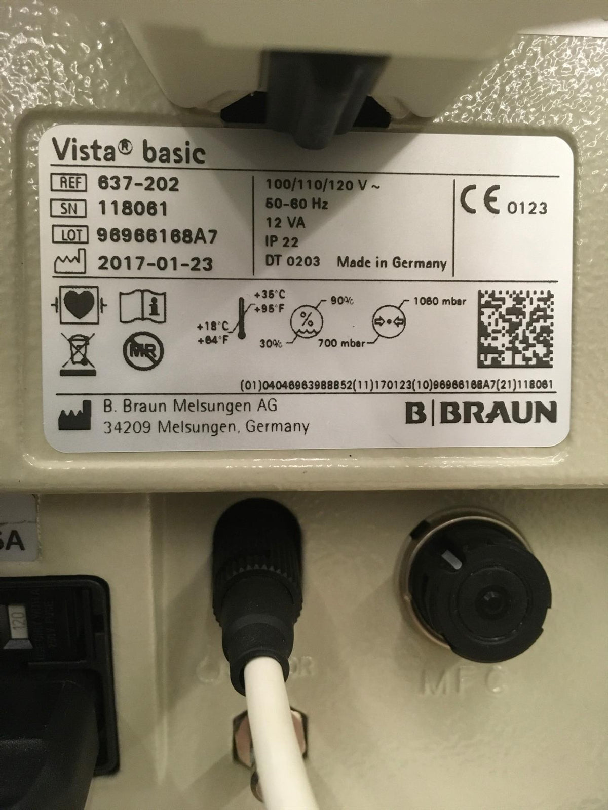 B. Braun Vista Basic 637-202 Volumetric Infusion Pump IV w/ Drop Sensor & Clamp