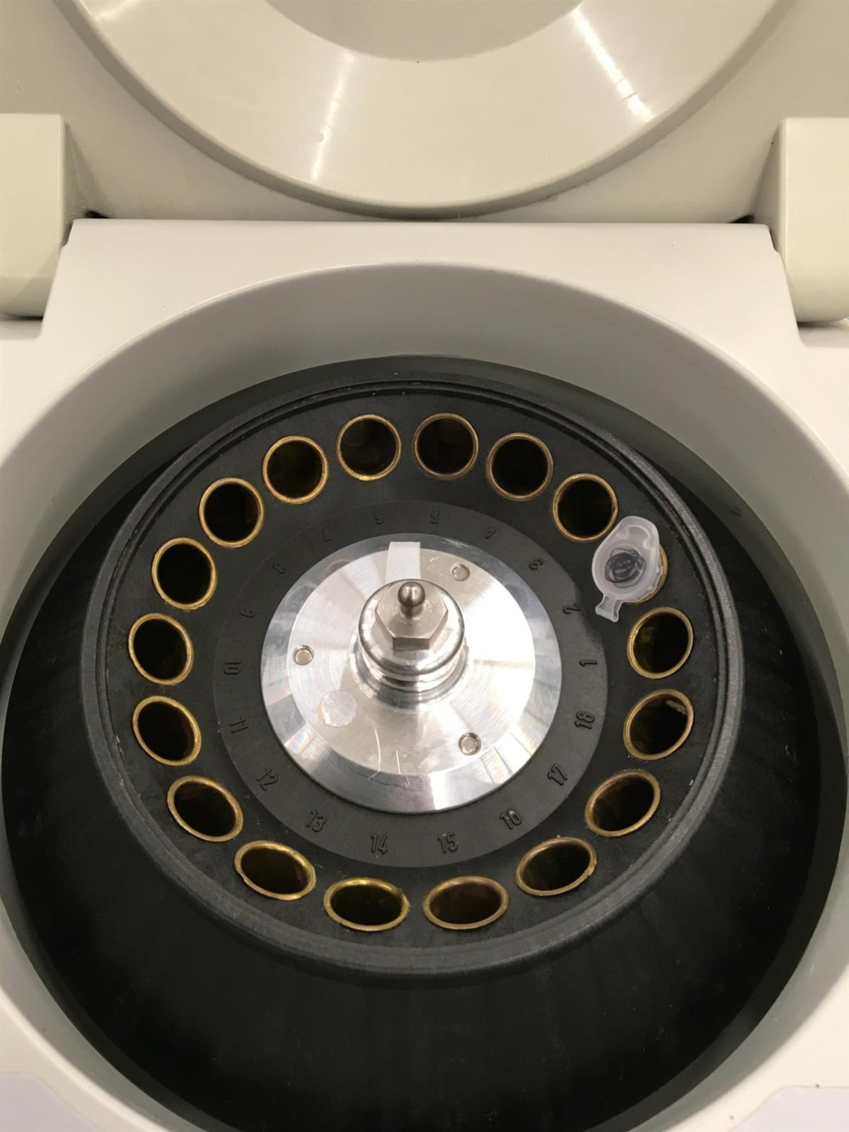 STI Inc. Micro 12 High Performance Separation Microcentrifuge