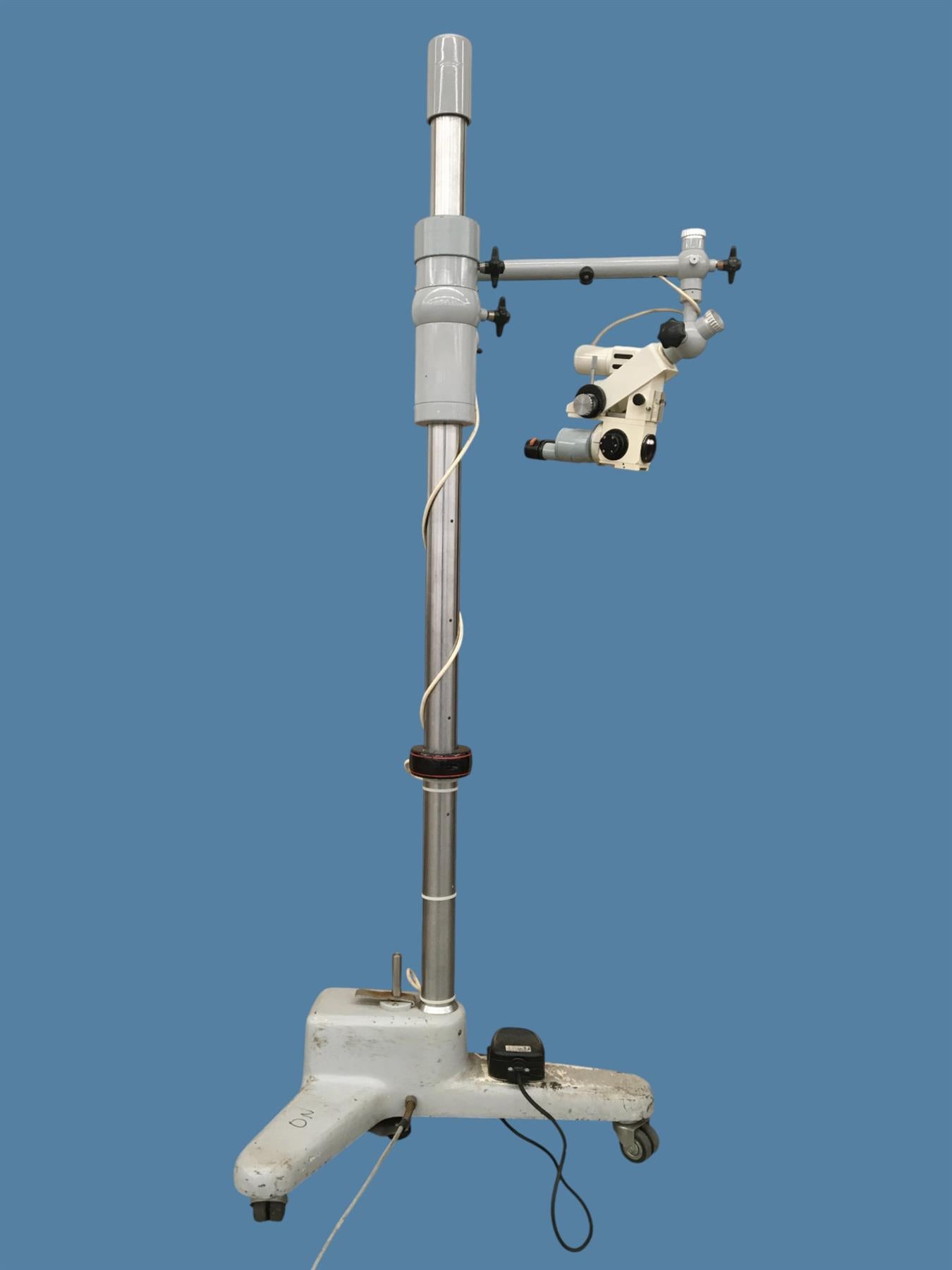 Carl Zeiss 5190 Colposcope w/ K120/76 Arm, Rolling Stand & Power Footswitch