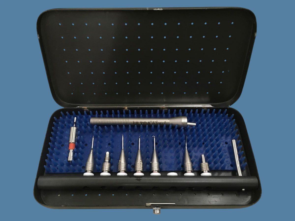 Alcon UltraFlow Handpiece 527893 w/ Tips & Case (10 Pieces + Case)