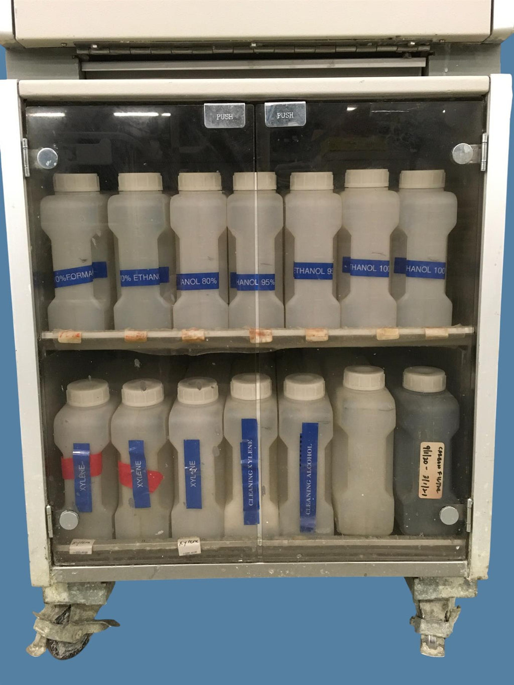 Sakura Tissue-Tek VIP 1000 Vacuum Processor 4617 w/ Cabinet & Baskets