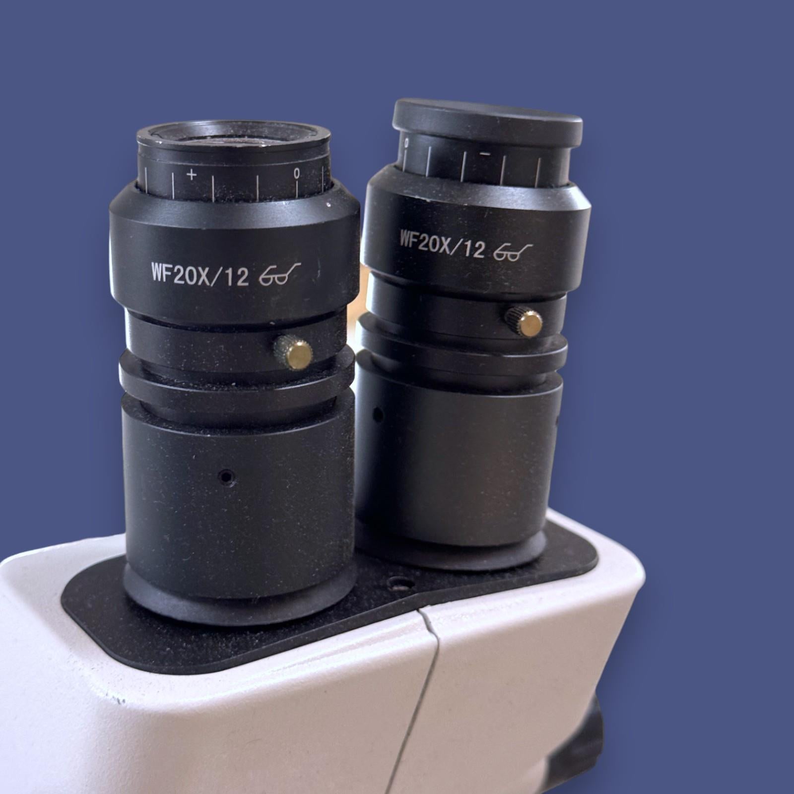 Lumeon Colposcope PSS177 Microscope w/ Light Source