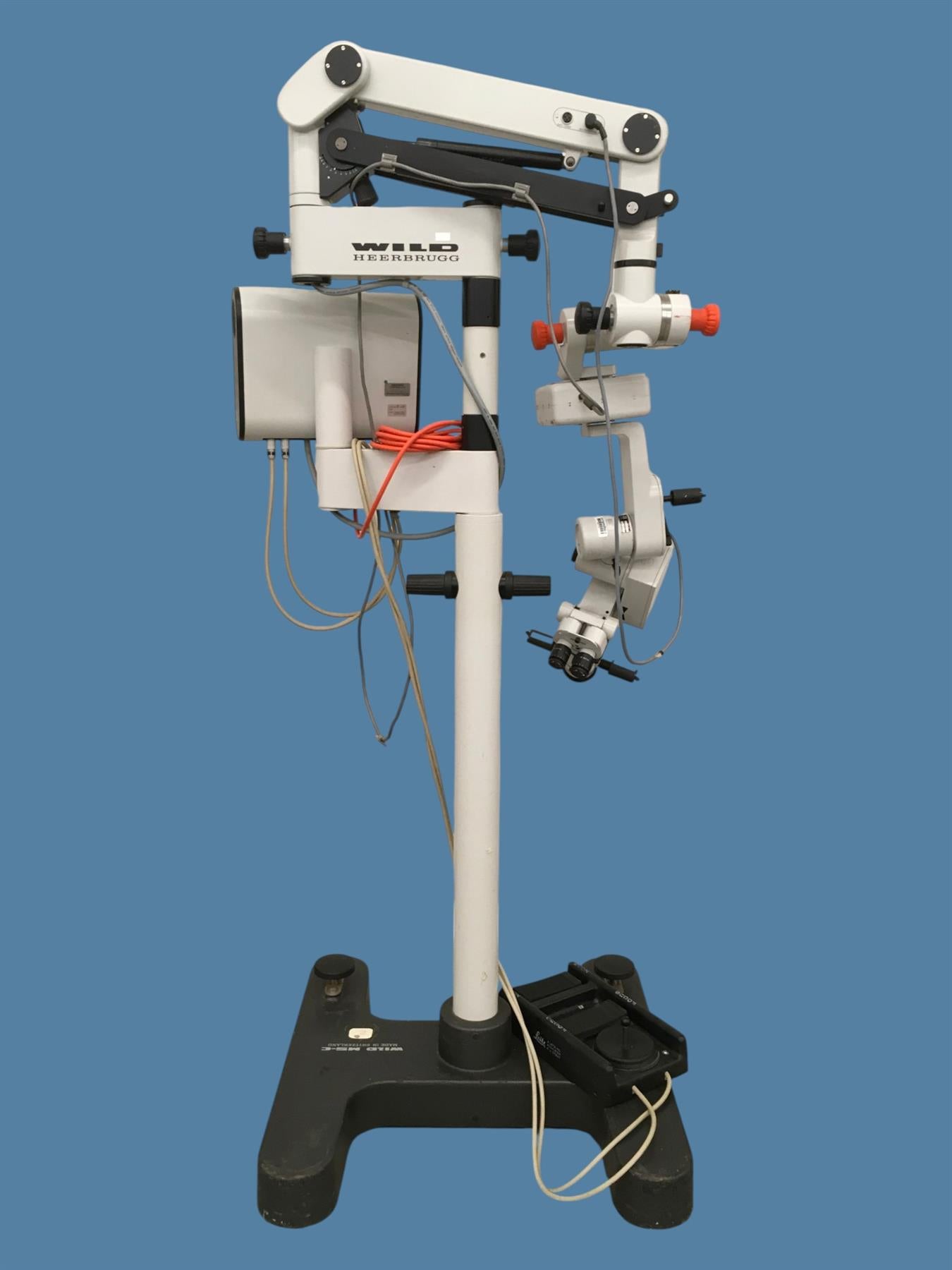Wild Heerbrugg M691 Surgical Microscope on MS-C / MEL 48 Motorized Stand - Read