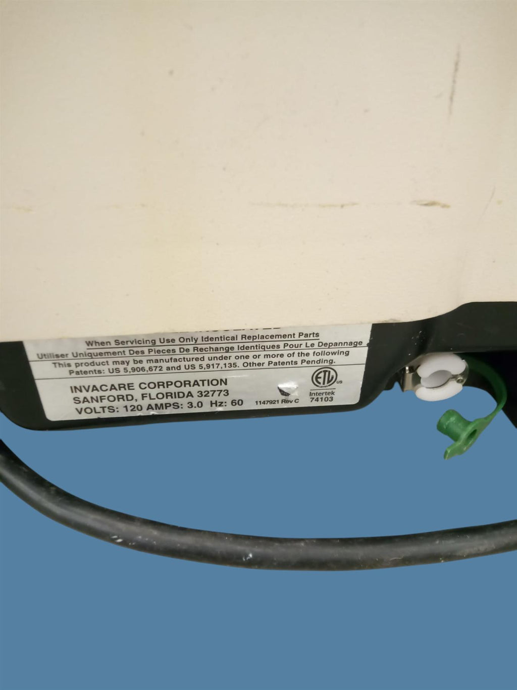 Invacare Perfecto 2 -- 5 Liter Oxygen Concentrator w/ O2 Sensor (7,980 hours)
