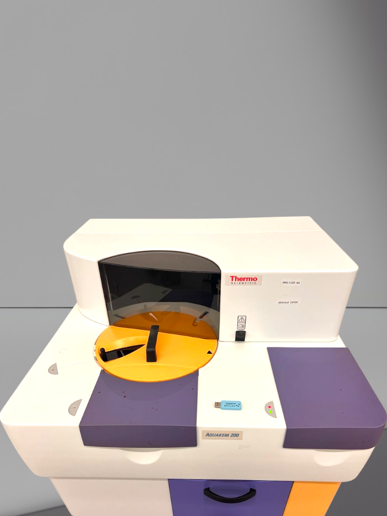 Thermo Scientific Aquakem 200 Photometric Analyzer REF 984206 Type 937