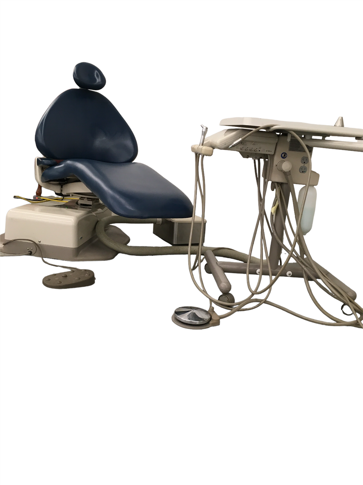 Adec 1040 dental chair w/ Adec Cascade 2671 Duo Cart Delivery System